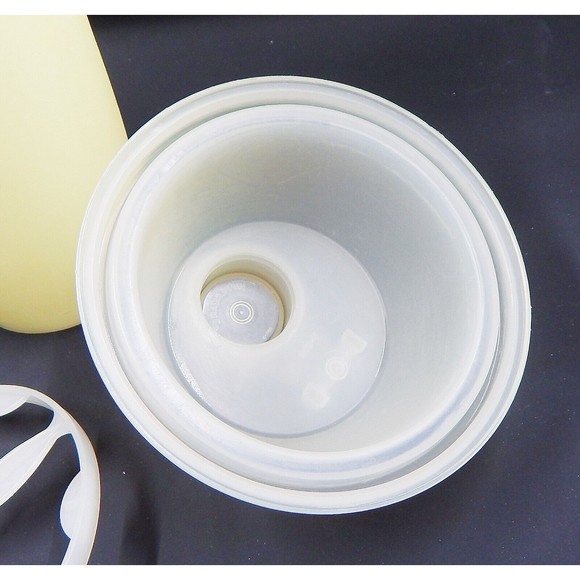 Tupperware Yellow Shaker Mixer Blender Insert Clear Pour Lid 844-1 Dressings - Picture 6 of 9